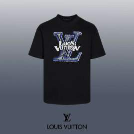 Picture of Louis Vuitton T Shirts Short _SKULVXS-Lsxtx287049